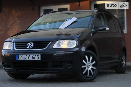 Volkswagen Touran 2005  випуску Львів з двигуном 1.6 л бензин мінівен механіка за 5550 долл. 