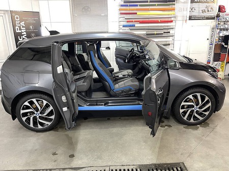 BMW i3 2017  випуску Київ з двигуном 0 л електро седан автомат за 22500 долл. 