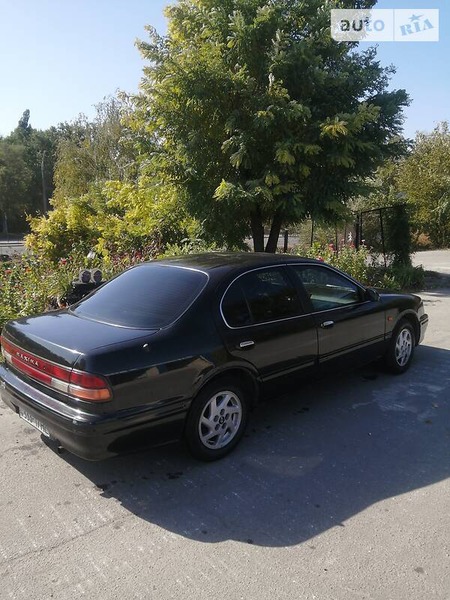 Nissan Maxima 1997  випуску Запоріжжя з двигуном 3 л  седан механіка за 2200 долл. 