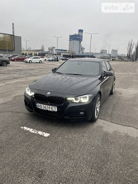BMW 330 2016  випуску Київ з двигуном 2 л бензин седан автомат за 23500 долл. 