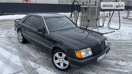 Mercedes-Benz E 300 1991  випуску Київ з двигуном 3 л бензин купе автомат за 2000 долл. 