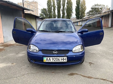 Opel Corsa 1998  випуску Київ з двигуном 1.4 л  хэтчбек механіка за 2100 долл. 