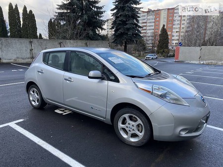 Nissan Leaf 2011  випуску Рівне з двигуном 0 л електро хэтчбек  за 5700 долл. 