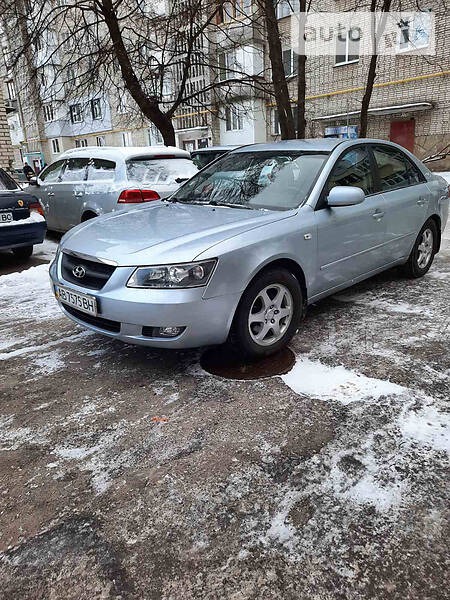 Hyundai Sonata 2007  випуску Вінниця з двигуном 2 л  седан автомат за 7200 долл. 