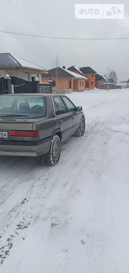 Renault 25 1992  випуску Рівне з двигуном 2 л  хэтчбек  за 1000 долл. 