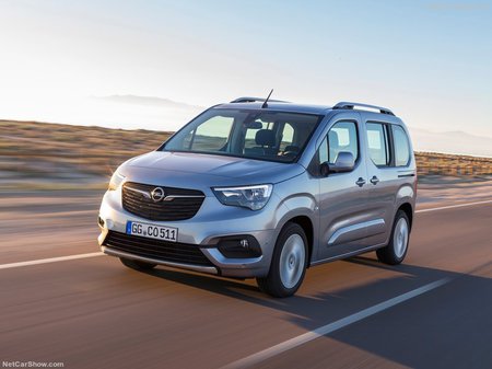 Opel Combo Life 2022  випуску  з двигуном 1.6 л дизель мінівен механіка за 613600 грн. 