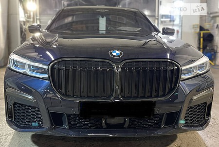 BMW 760 2019  випуску Київ з двигуном 6.6 л бензин седан автомат за 109000 долл. 