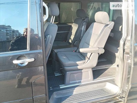 Volkswagen Multivan 2005  випуску Харків з двигуном 2.5 л дизель мінівен механіка за 15000 долл. 