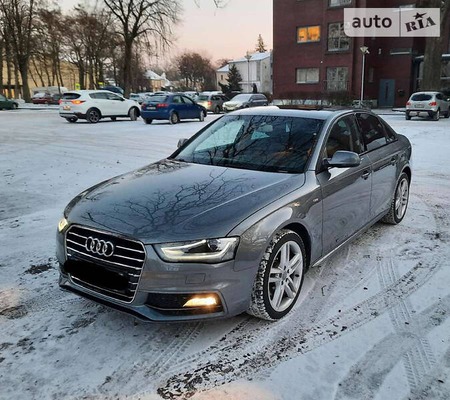 Audi A4 Limousine 2014  випуску Львів з двигуном 2 л бензин седан автомат за 13960 долл. 