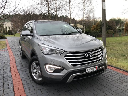 Hyundai Grand Santa Fe 2015  випуску Луцьк з двигуном 2.2 л дизель позашляховик автомат за 23700 долл. 