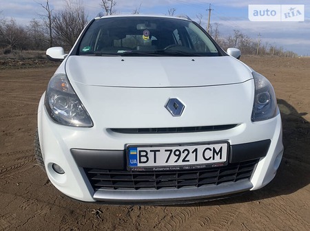 Renault Clio 2009  випуску Херсон з двигуном 1.2 л бензин універсал механіка за 5500 долл. 