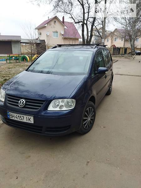 Volkswagen Touran 2003  випуску Одеса з двигуном 1.9 л дизель універсал механіка за 5900 долл. 