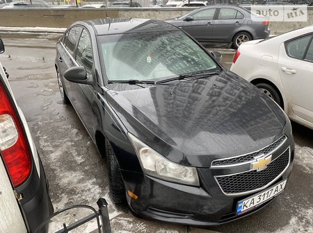 Chevrolet Cruze 2012  випуску Київ з двигуном 1.8 л бензин седан автомат за 7800 долл. 