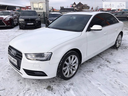 Audi A4 Limousine 2012  випуску Львів з двигуном 2 л дизель седан автомат за 15600 долл. 