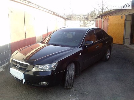 Hyundai Sonata 2006  випуску Одеса з двигуном 2 л бензин седан автомат за 8000 долл. 