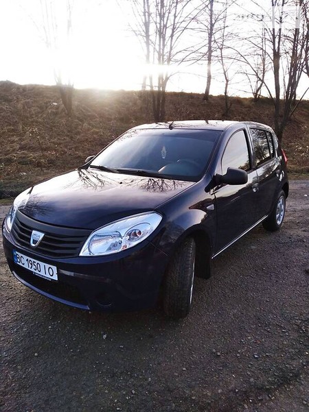 Dacia Sandero 2009  випуску Івано-Франківськ з двигуном 1.4 л бензин хэтчбек механіка за 4250 долл. 