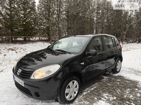 Dacia Sandero 2010  випуску Івано-Франківськ з двигуном 1.4 л  хэтчбек механіка за 4999 долл. 