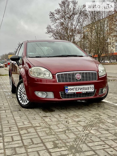 Fiat Linea 2010  випуску Херсон з двигуном 1.4 л бензин седан механіка за 6600 долл. 