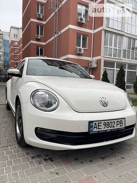 Volkswagen Beetle 2011  випуску Дніпро з двигуном 2.5 л   автомат за 9100 долл. 