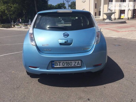 Nissan Leaf 2014  випуску Херсон з двигуном 0 л електро хэтчбек  за 9500 долл. 