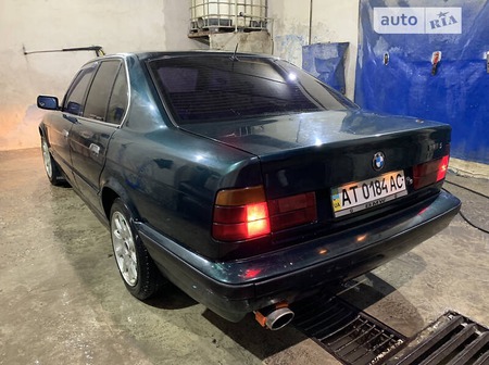 BMW 518 1994  випуску Тернопіль з двигуном 1.8 л бензин седан механіка за 2400 долл. 