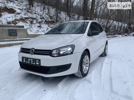 Volkswagen Polo 2014  випуску Київ з двигуном 1.4 л бензин хэтчбек механіка за 6400 долл. 