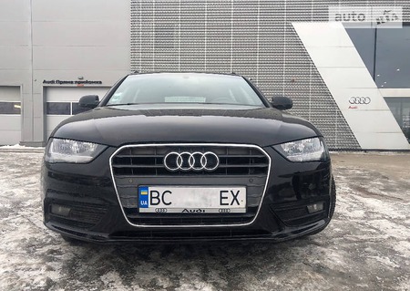 Audi A4 Limousine 2012  випуску Львів з двигуном 2 л дизель універсал автомат за 12800 долл. 