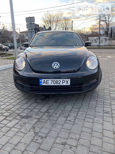 Volkswagen Beetle 2016  випуску Одеса з двигуном 1.8 л бензин хэтчбек автомат за 12900 долл. 