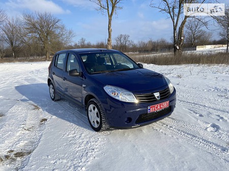 Dacia Sandero 2009  випуску Суми з двигуном 1.4 л бензин хэтчбек механіка за 5100 долл. 