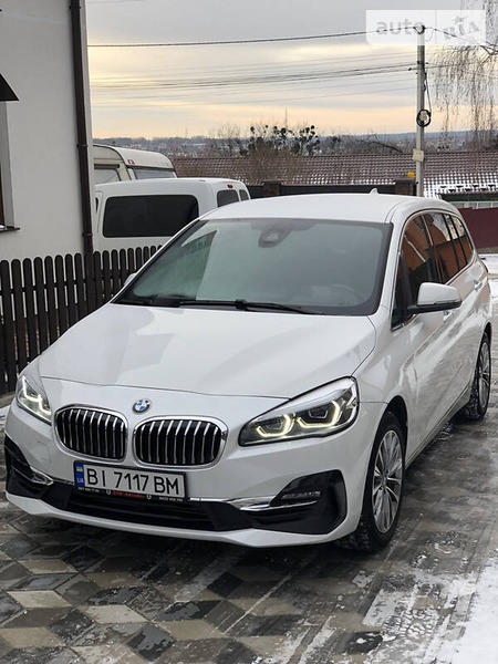 BMW 218 2018  випуску Київ з двигуном 2 л дизель хэтчбек автомат за 17800 долл. 