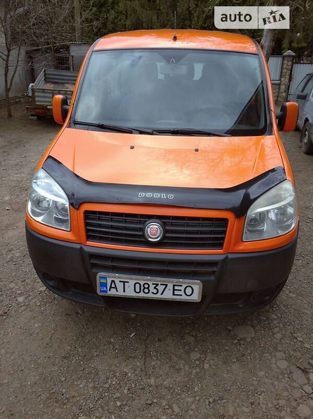 Fiat Doblo 2008  випуску Івано-Франківськ з двигуном 1.3 л дизель мінівен  за 5300 долл. 