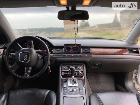 Audi A8 2005  випуску Львів з двигуном 3.7 л бензин седан автомат за 9650 долл. 