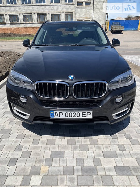 BMW X5 2015  випуску Запоріжжя з двигуном 3 л бензин позашляховик автомат за 35900 долл. 