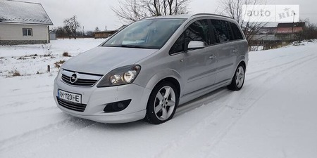 Opel Zafira Tourer 2008  випуску Житомир з двигуном 1.8 л бензин універсал  за 7990 долл. 