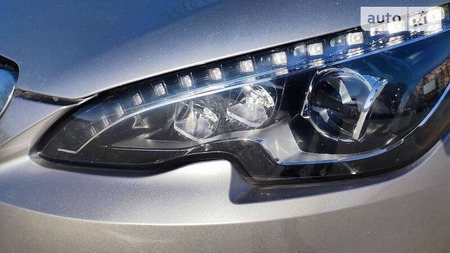 Peugeot 308 2015  випуску Чернівці з двигуном 2 л дизель універсал автомат за 13200 долл. 