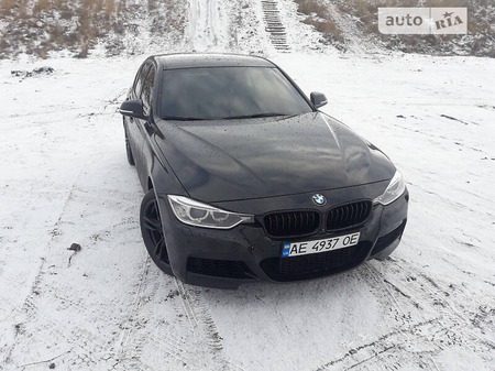 BMW 335 2014  випуску Дніпро з двигуном 3 л бензин седан автомат за 19000 долл. 