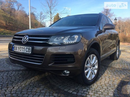 Volkswagen Touareg 2014  випуску Хмельницький з двигуном 3 л дизель позашляховик автомат за 30999 долл. 