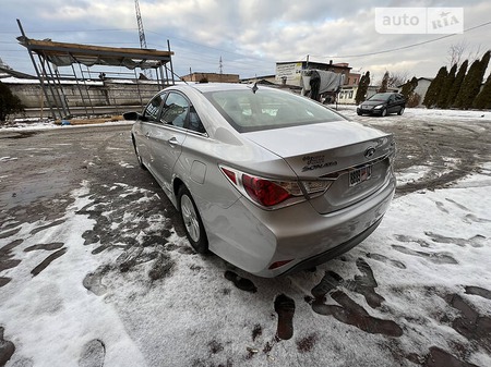 Hyundai Sonata 2014  випуску Київ з двигуном 2.4 л гібрид седан автомат за 10900 долл. 