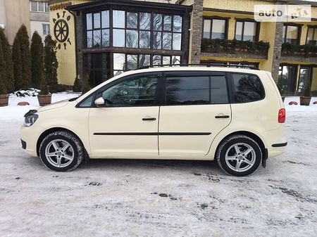 Volkswagen Touran 2011  випуску Тернопіль з двигуном 1.4 л  універсал автомат за 7600 долл. 