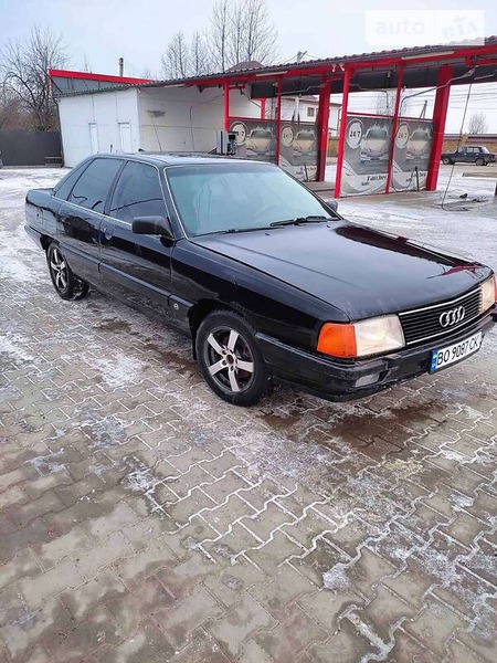 Audi 100 1990  випуску Чернівці з двигуном 2.2 л бензин седан механіка за 1650 долл. 