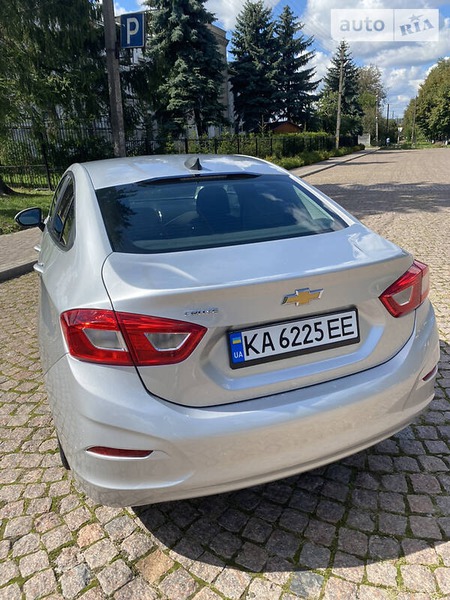 Chevrolet Cruze 2016  випуску Київ з двигуном 1.4 л бензин седан автомат за 9499 долл. 