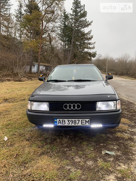 Audi 80 1991  випуску Вінниця з двигуном 1.8 л  седан  за 3100 долл. 