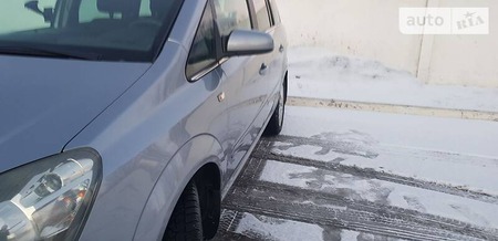 Opel Zafira Tourer 2008  випуску Дніпро з двигуном 1.8 л бензин мінівен механіка за 8000 долл. 