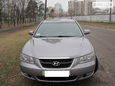 Hyundai Sonata 2007  випуску Київ з двигуном 2 л бензин седан механіка за 7100 долл. 