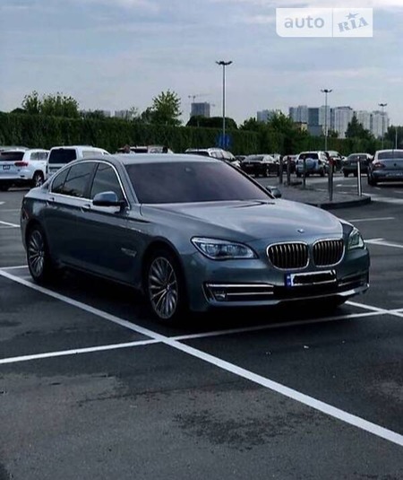 BMW 740 2014  випуску Київ з двигуном 3 л бензин седан автомат за 23000 долл. 