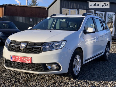 Dacia Logan MCV 2017  випуску Луцьк з двигуном 1.5 л дизель універсал механіка за 10550 долл. 