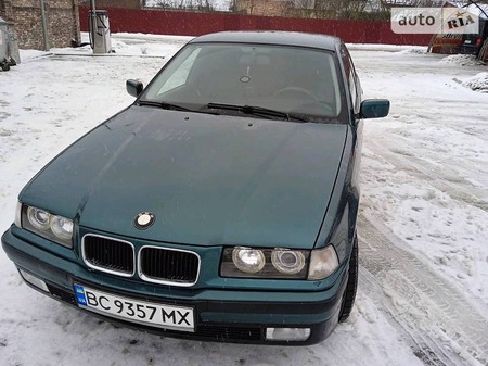 BMW 318 1997  випуску Львів з двигуном 1.8 л  седан механіка за 3800 долл. 