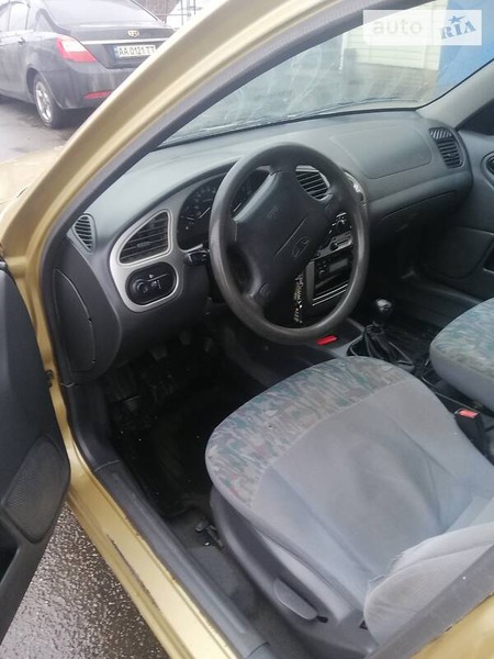 Daewoo Lanos 2003  випуску Київ з двигуном 0 л бензин седан механіка за 2700 долл. 