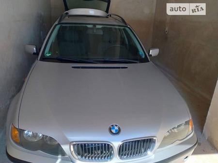 BMW 318 2004  випуску Івано-Франківськ з двигуном 2 л бензин універсал механіка за 4800 долл. 
