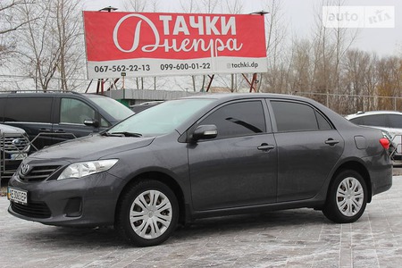 Toyota Corolla 2011  випуску Дніпро з двигуном 1.6 л бензин седан механіка за 9900 долл. 